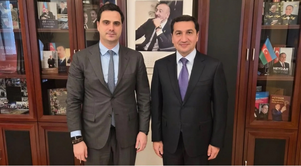 hikmet-haciyev-ile-elchin-qasimov-baki-ve-bratislava-arasinda-emekdashligi-muzakire-edibler