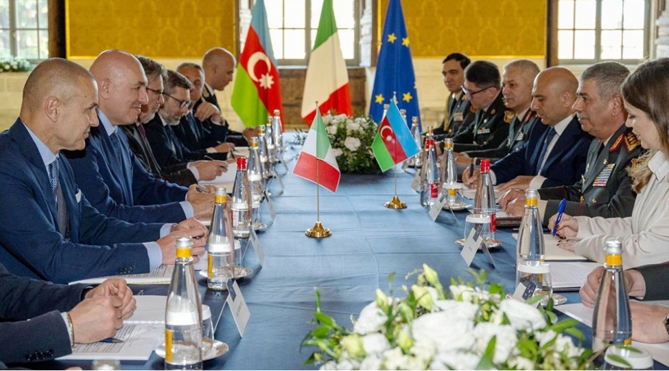 azerbaycan-mudafie-naziri-italiyaya-resmi-sefer-edib