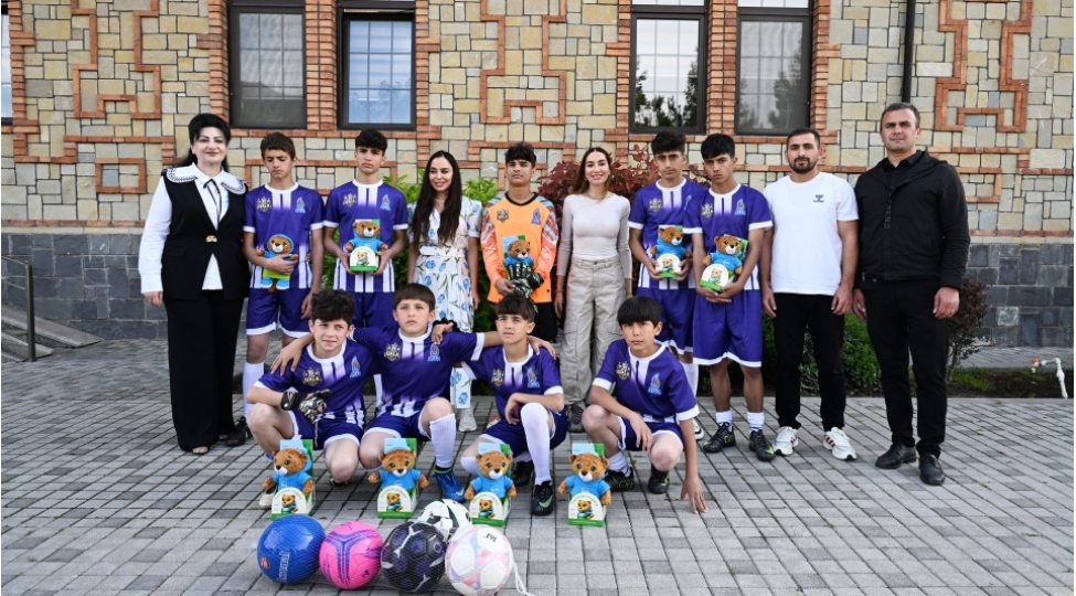 leyla-eliyeva-ve-arzu-eliyeva-shekide-ushaq-evi-sosial-xidmet-muessisesinde-olublar