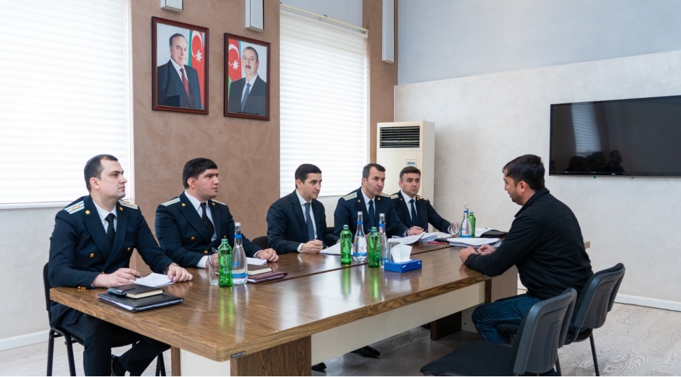 edliyye-naziri-shemkir-sheherinde-vetendashlari-qebul-edib