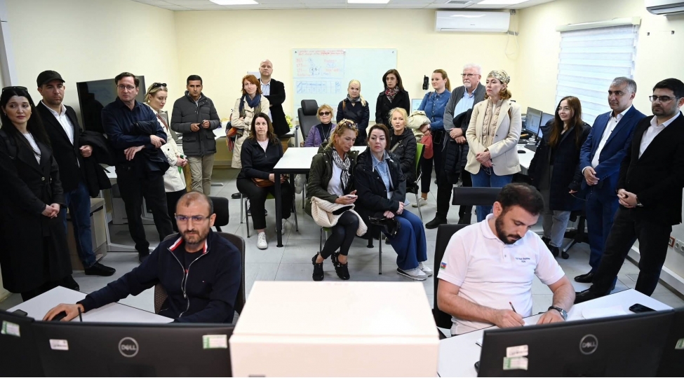 macaristan-shirketlerinin-ve-beynelxalq-teshkilat-numayendelerinin-neft-dashlarina-seferi-teshkil-olunub-foto
