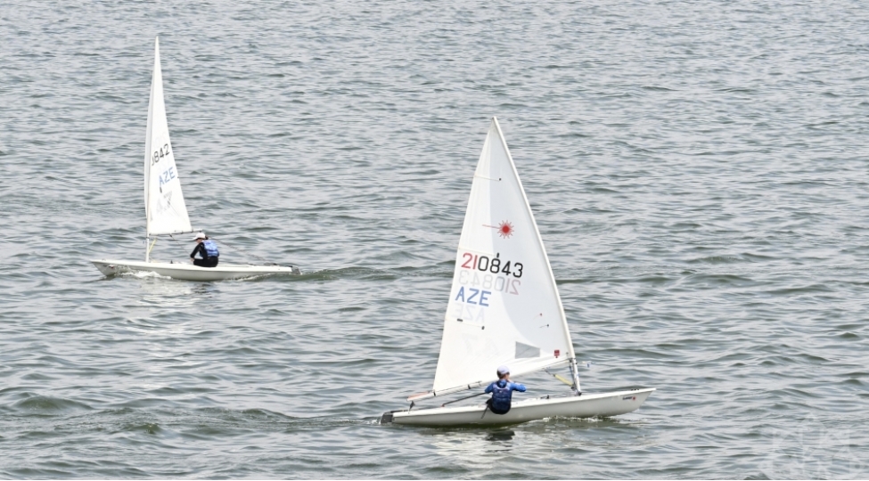 baki-bulvarinda-yelken-yarishina-start-verilib