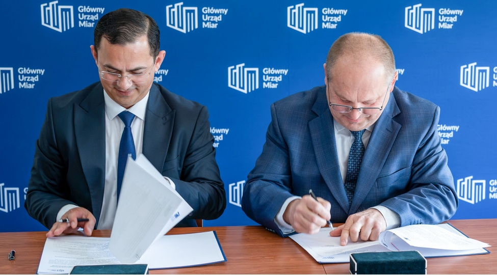azmi-ile-polshanin-merkezi-olchuler-idaresi-arasinda-emekdashliq-memorandumu-imzalanib