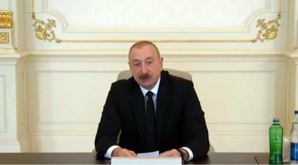 azerbaycan-ermenistana-12-min-ton-neft-mehsullari-gonderib