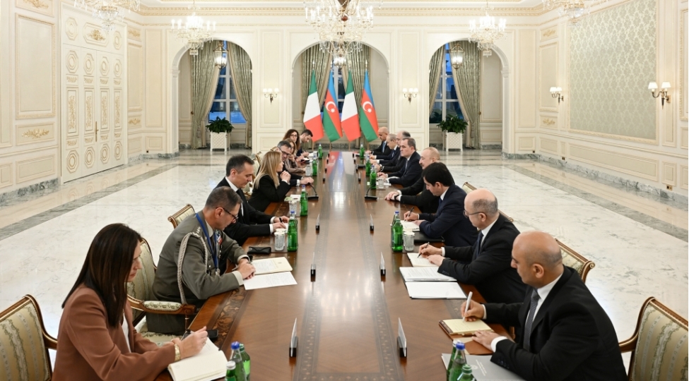 prezident-ilham-eliyevin-italiya-nazirler-shurasinin-sedri-ile-genish-terkibde-gorushu-olub