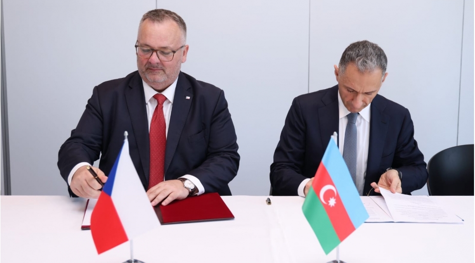 azerbaycanla-chex-respublikasi-neqliyyat-ve-sheher-mobilliyi-uzre-anlashma-memorandumu-imzalayib