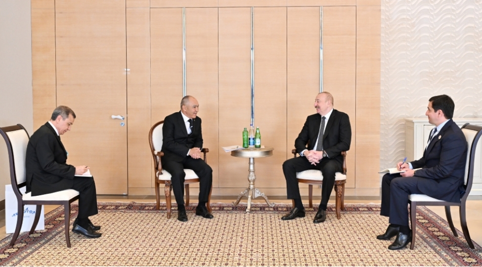 prezident-ilham-eliyev-turkmenistanin-arkadag-sheherinin-tikinti-uzre-dovlet-komitesinin-sedrini-qebul-edib-yenilenib