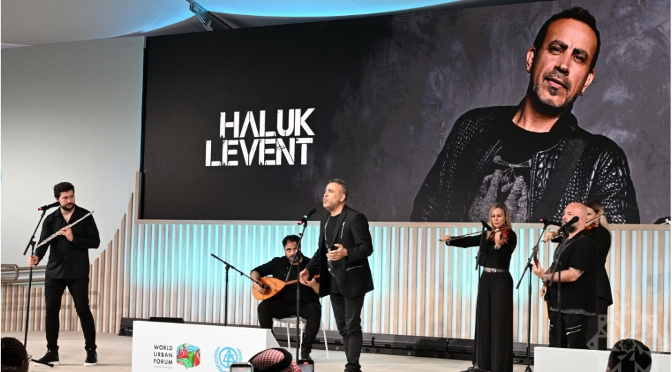 haluk-levent-wuf13-de-konsert-proqrami-ile-chixish-edib