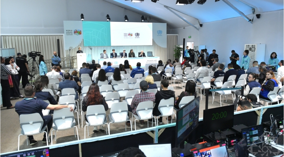 wuf13-cherchivesinde-sheherlerin-geleceyi-ile-bagli-yeni-terefdashliq-teqdim-olunub