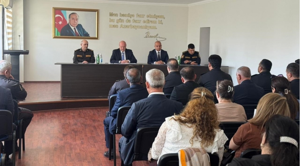 su-hovzelerinde-insanlarin-tehlukesizliyin-temin-edilmesi-movzusunda-mushavireler-kechirilib