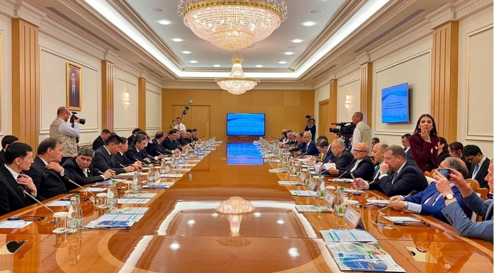 azerbaycan-sefiri-turkmenistanda-wuf13-un-ehemiyyetinden-danishib