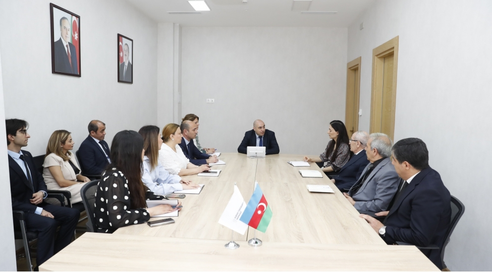aqrar-tedqiqatlar-merkezinde-insan-huquqlari-ayligina-hesr-olunmush-tedbir-kechirilib