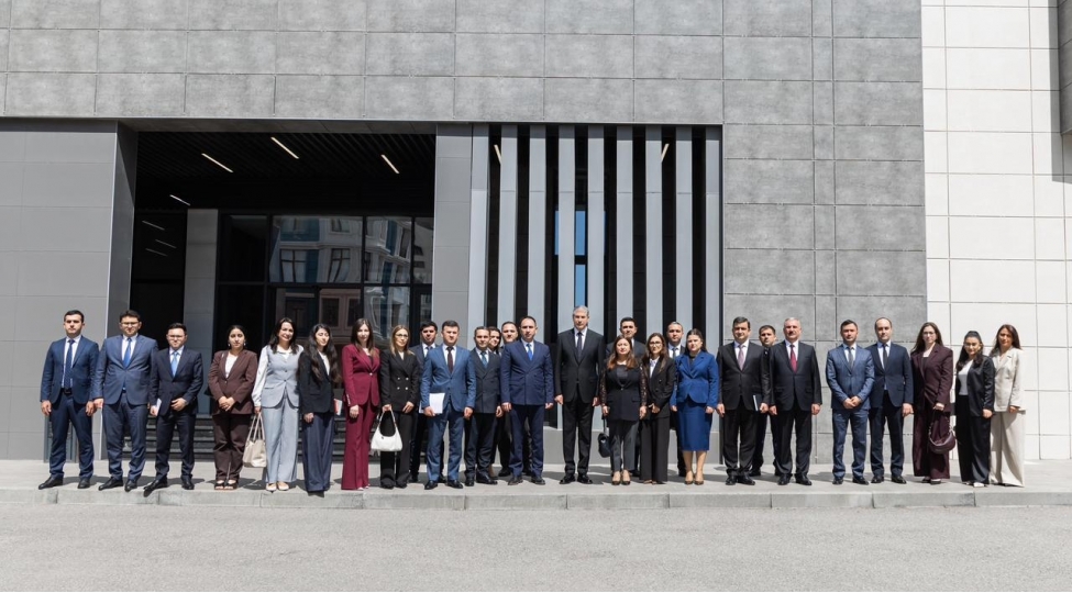 daxili-ishler-nazirliyinde-vezifeye-yeni-teyin-olunmush-hakimlerle-gorush-kechirilib