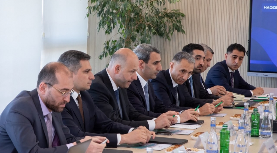 dovlet-qurumlarinin-numayendeleri-baki-limaninda-gorulmush-ishlerle-tanish-olublar