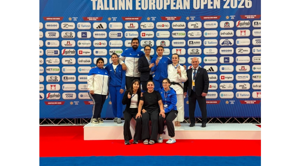 azerbaycan-millisi-ilk-yarish-gununu-2-medalla-basha-vurub