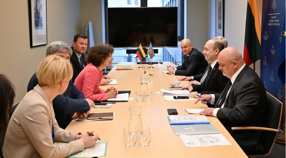 litva-ve-azerbaycan-xin-leri-arasinda-siyasi-meslehetleshmeler-kechirilib