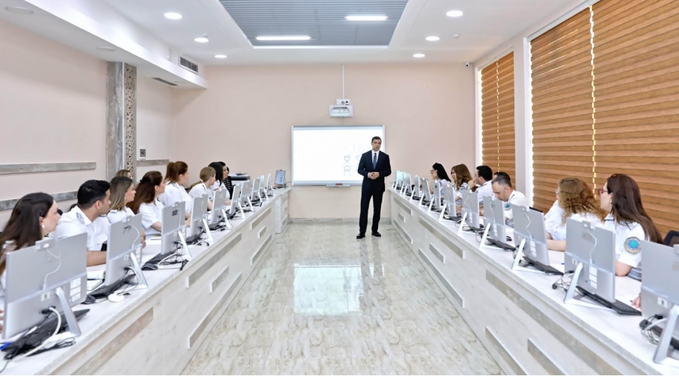 dovlet-miqrasiya-xidmetinin-emekdashlari-uchun-ushaq-huquqlarinin-mudafiesine-dair-telim-kechirilib
