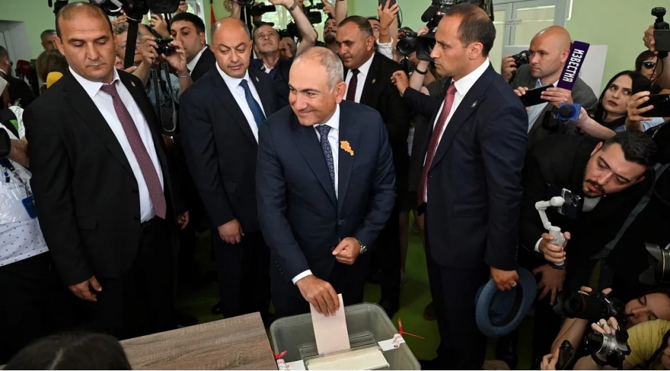 pashinyan-sulh-siyasetinde-israrli-gorunur-sherh