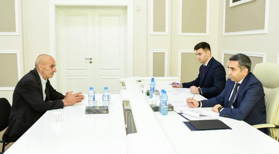 nazir-muavini-zaur-eliyev-agsu-rayonunda-vetendashlari-qebul-edib