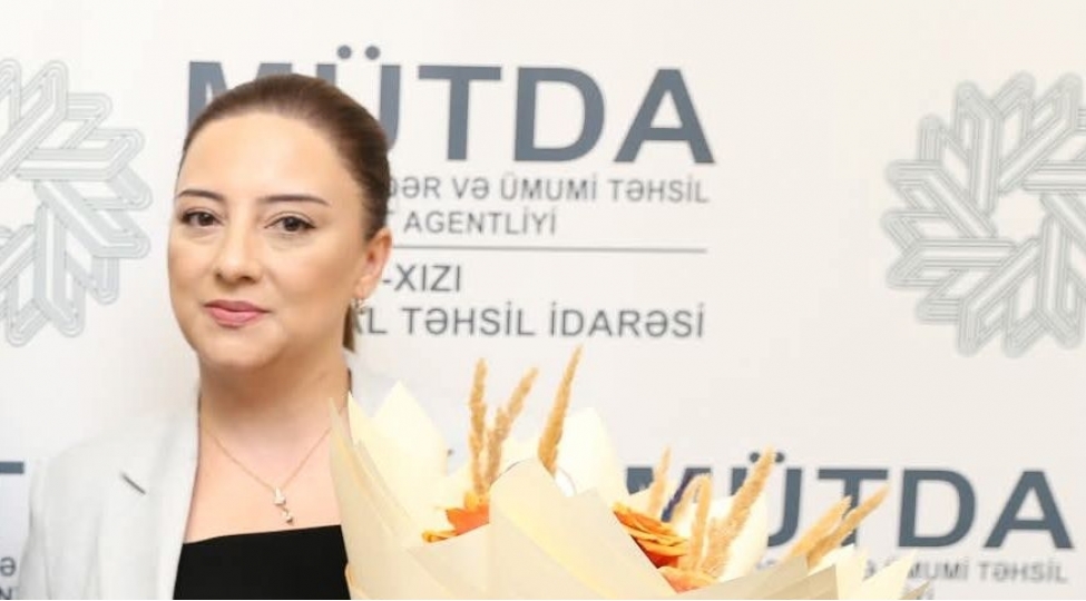 shagird-sevgisini-muellimlik-felsefesine-cheviren-pedaqoq