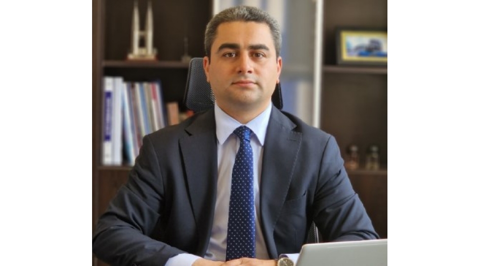 reshad-eblesenov-dashinmaz-emlak-sahesinde-40-dan-chox-xidmet-elektronlashdirilib