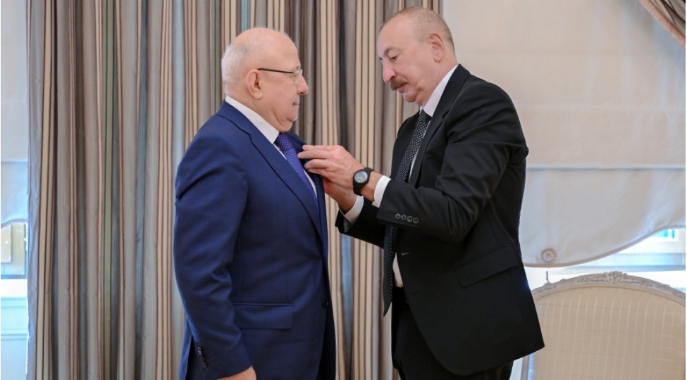 prezident-ilham-eliyev-dagistanin-taninmish-ictimai-siyasi-xadimi-qurban-qurbanova-dostluq-ordenini-teqdim-edib