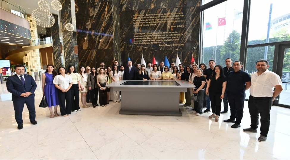 enerji-dialoqu-platformasi-cherchivesinde-genc-media-numayendelerinin-turkiyeye-seferi-teshkil-olunub-foto