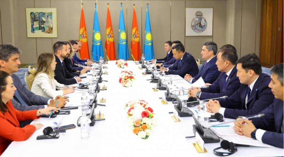qazaxistan-ve-monteneqro-trans-xezer-marshrutunun-adriatik-denizinin-bar-limani-ile-birleshdirilmesini-nezerden-kechirir