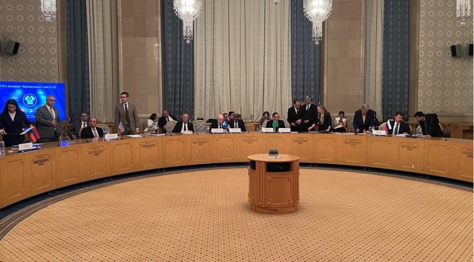 mdb-iqtisadi-shurasi-2030-cu-iledek-emekdashligin-prioritet-istiqametlerini-muzakire-edib