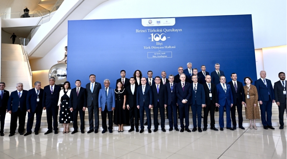 bakida-birinci-turkoloji-qurultayin-100-illiyine-hesr-olunmush-turk-dunyasi-heftesinin-achilishi-kechirilir
