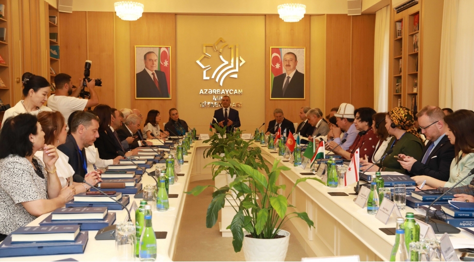 bdu-ile-azerbaycan-milli-kitabxanasinin-birinci-turkoloji-qurultayin-100-illiyine-tarixi-tohfesi