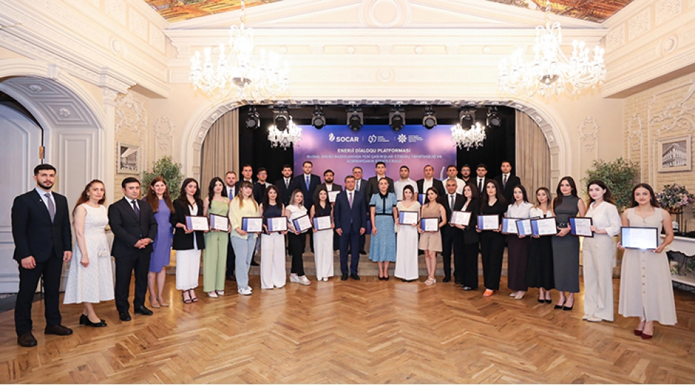 enerji-dialoqu-platformasi-cherchivesinde-genc-media-numayendeleri-uchun-teshkil-olunan-silsile-melumatlandirma-sessiyalari-basha-chatib