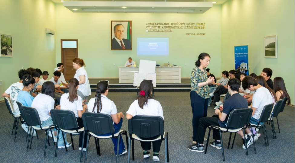 valideyn-himayesinden-mehrum-ushaqlar-uchun-karyera-dushergesine-bashlanib