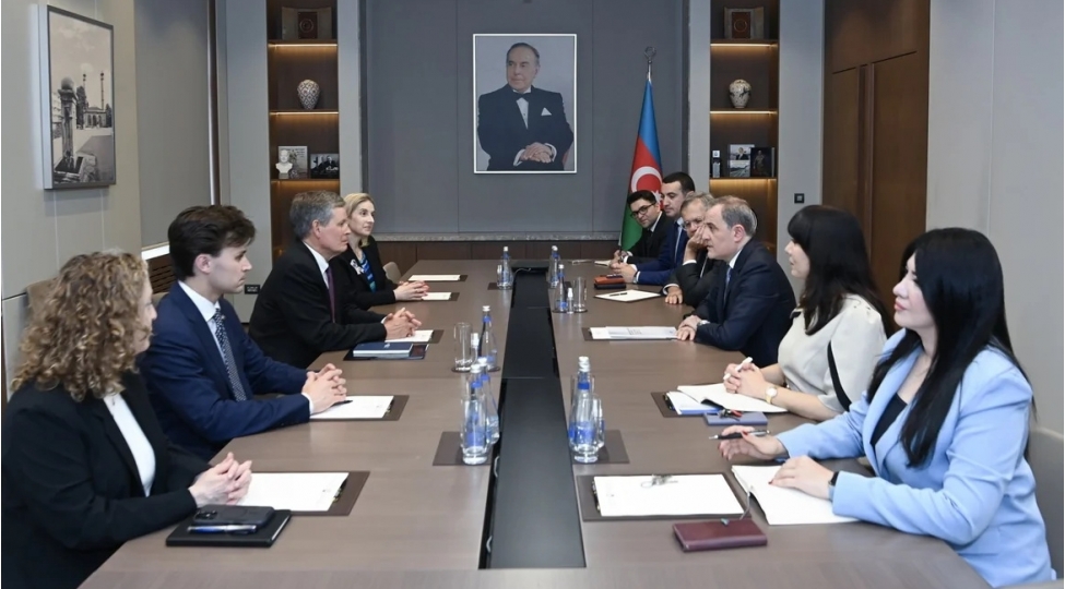 azerbaycan-absh-strateji-terefdashliq-munasibetlerinin-inkishaf-perspektivleri-muzakire-olunub