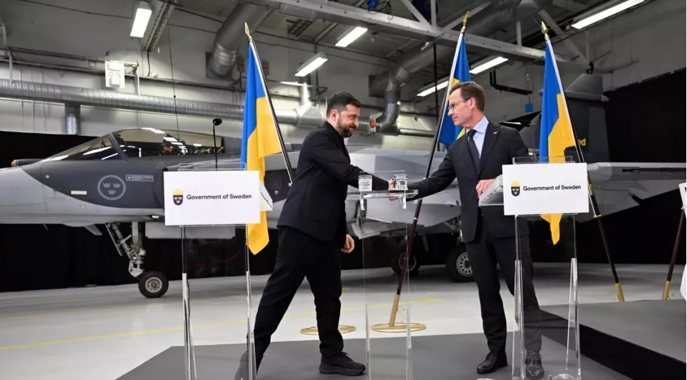 isvech-ukraynaya-32-gripen-qirici-teyyaresi-verecek