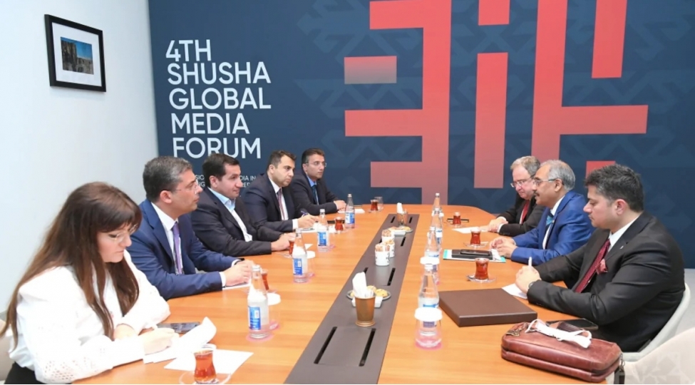 hikmet-haciyev-shushada-d-8-iqtisadi-emekdashliq-teshkilatinin-numayende-heyeti-ile-gorushub