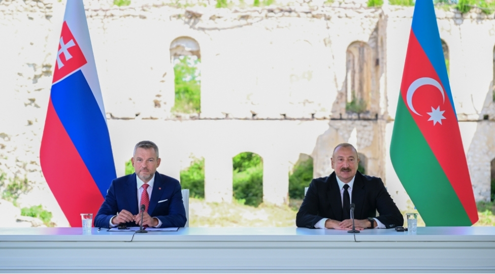 azerbaycan-ve-slovakiya-prezidentleri-metbuata-beyanatlarla-chixish-edibler-yenilenibfoto