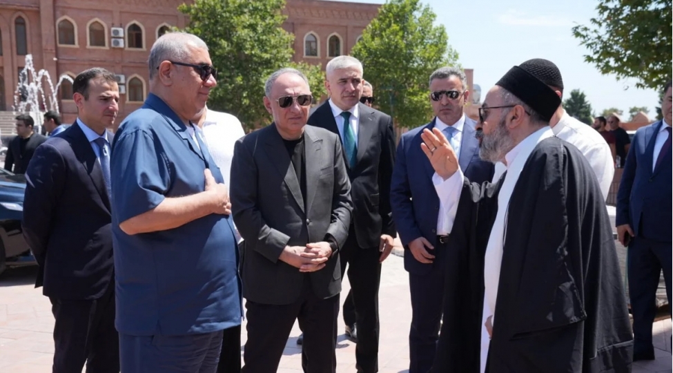 ozbekistanin-bash-prokuroru-kelbecer-ve-genceye-sefer-edib