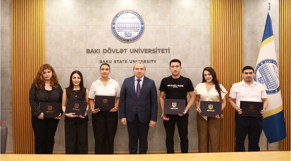 bdu-ve-el-ferabi-adina-qazax-milli-universitetinin-birge-ikili-diplom-proqrami-uzre-mezunlarin-buraxilish-merasimi