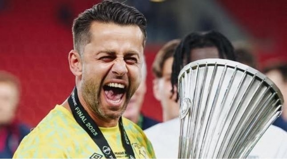 lukash-fabianski-karyerasini-basha-vurdu