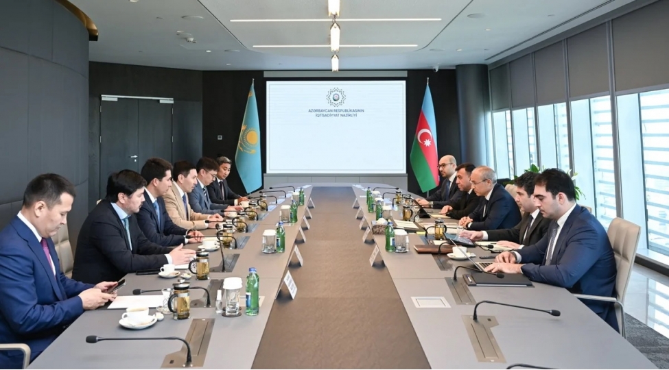 azerbaycan-ve-qazaxistan-investisiya-ve-suni-intellekt-emekdashligini-muzakire-edib