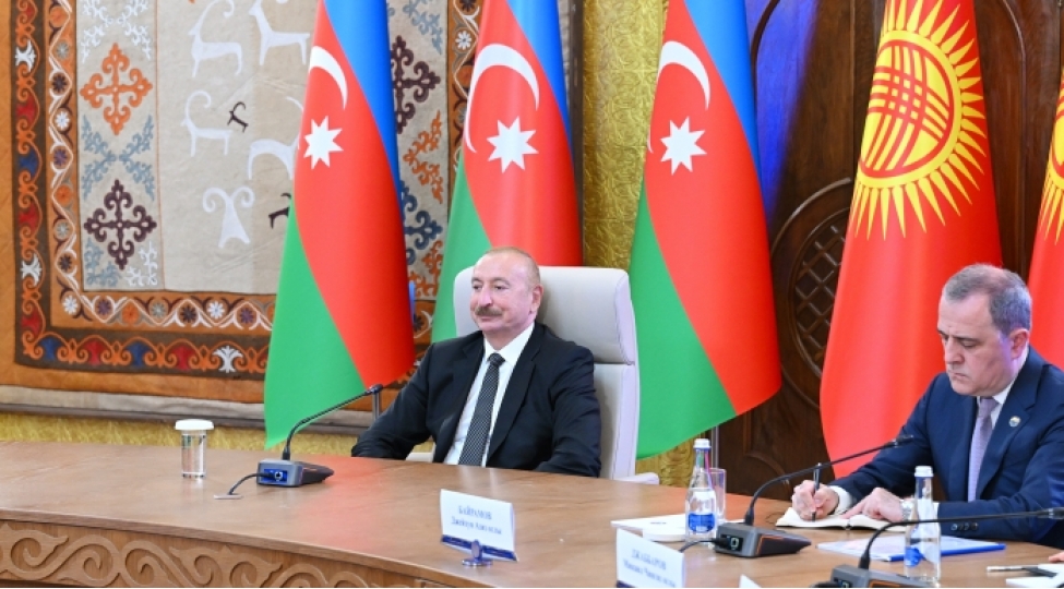 azerbaycan-ve-merkezi-asiya-olkelerinin-dovlet-bashchilarinin-qeyri-resmi-gorushu-kechirilir