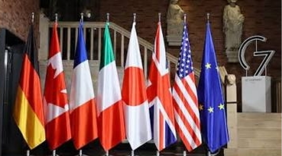 bloomberg-g7-nin-besh-olkesinde-borc-xercleri-mudafie-xerclerini-usteleyir
