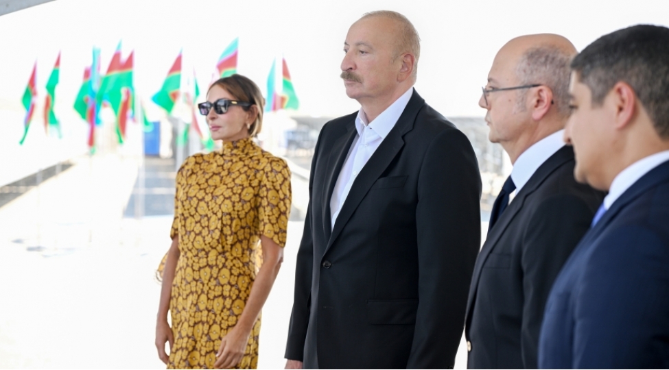 prezident-ilham-eliyev-naxchivan-sheherinde-shems-1-ve-qerbi-ufuq-gunesh-elektrik-stansiyalarinda-gorulen-ishlerle-tanish-olub