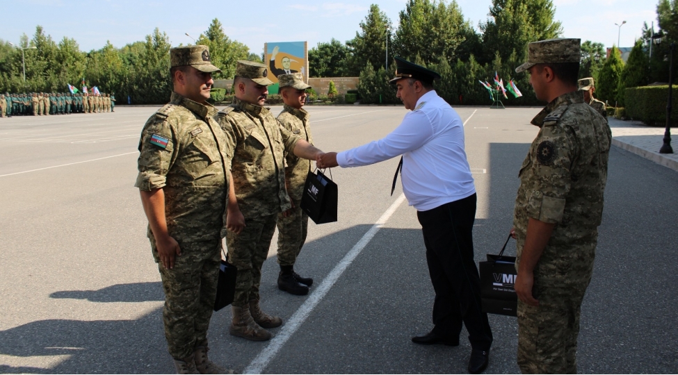 herbi-prokurorlugun-rehber-vezifeli-shexsleri-dovlet-serhed-xidmetinin-hospitalini-ve-herbi-hisselerini-ziyaret-edib