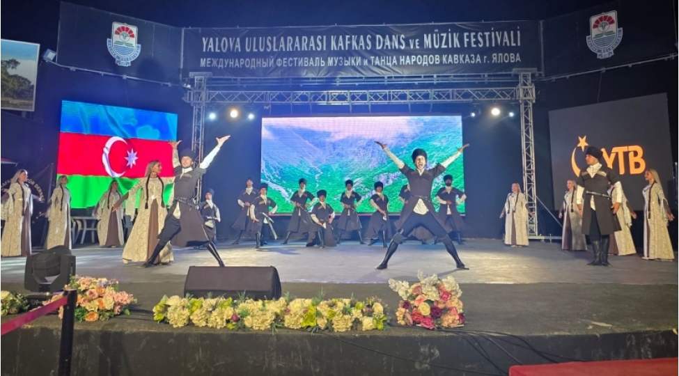 turkiyede-kechirilen-xxii-beynelxalq-qafqaz-reqs-ve-musiqi-festivali-basha-chatib