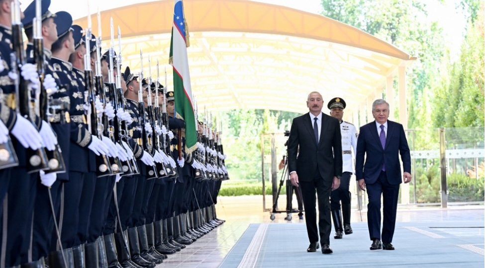 ebedi-dostluq-muqavilesi-baki-dashkend-munasibetlerinde-yeni-tarixi-merhele