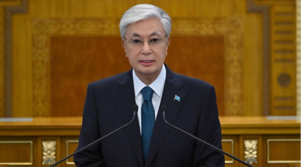 tokayevden-parlamente-chagirish-16-yashadek-ushaqlar-uchun-sosial-shebekeleri-qadagan-edin