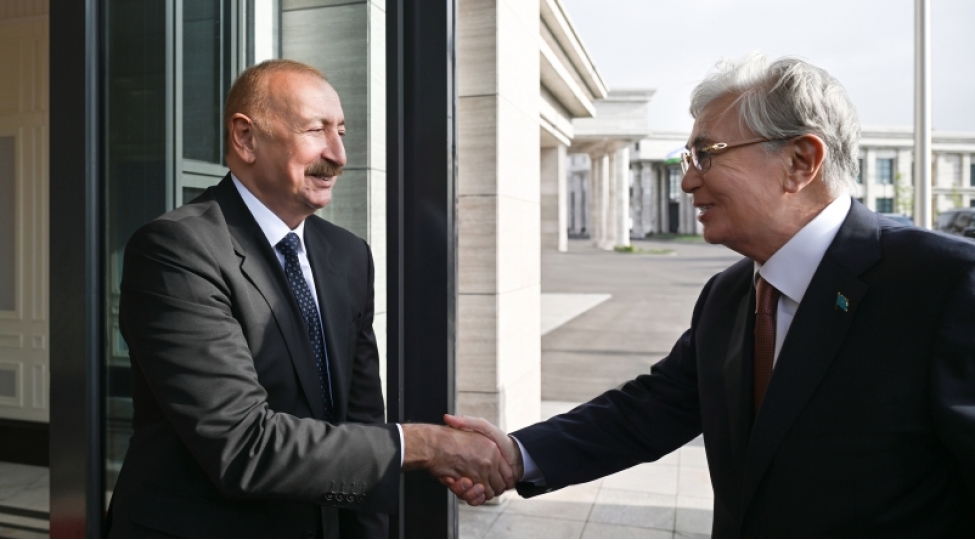 azerbaycan-prezidenti-ilham-eliyevin-bishkekde-qazaxistan-prezidenti-ile-gorushu-olub-foto
