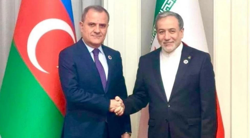ceyhun-bayramov-abbas-eraqchi-ile-regional-meseleleri-muzakire-edib